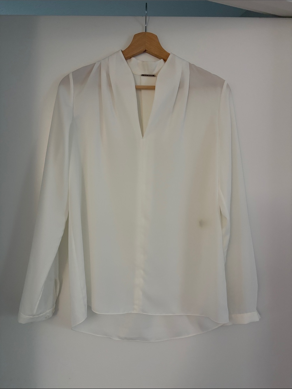 Elie Tahari off white V-Neck Long Sleeve Blouse